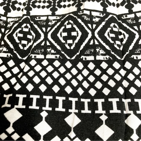 Mossimo Black & White Aztec Pattern Long Sleeve Boat Neck Dress - Size M - Picture 7 of 9